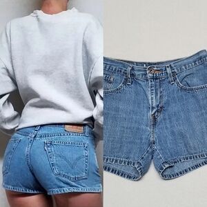 VINTAGE 90s-Y2K Levi's Daisy Duke Light Wash Low Rise Denim Shorty Shorts 4